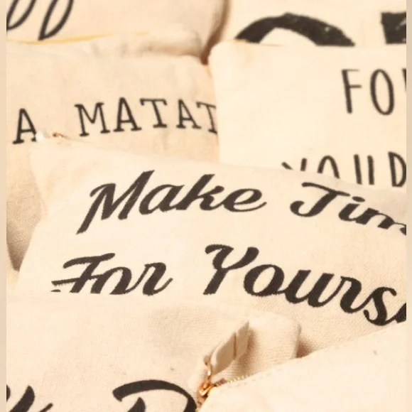 Bundle of 5 Cosmetic Bags - Picture 5 of 5